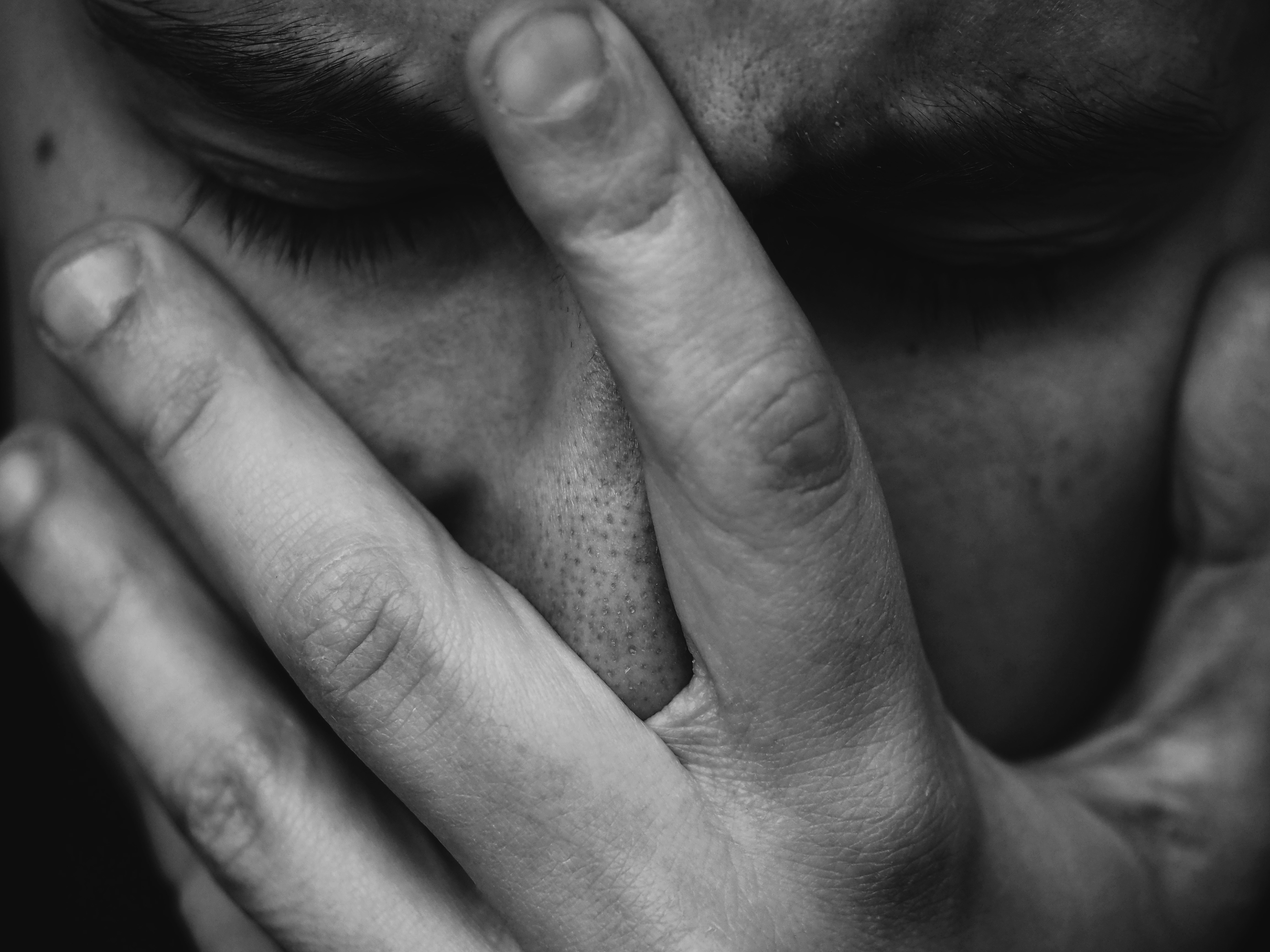 person feeling tired and foggy after eating even without diabetes